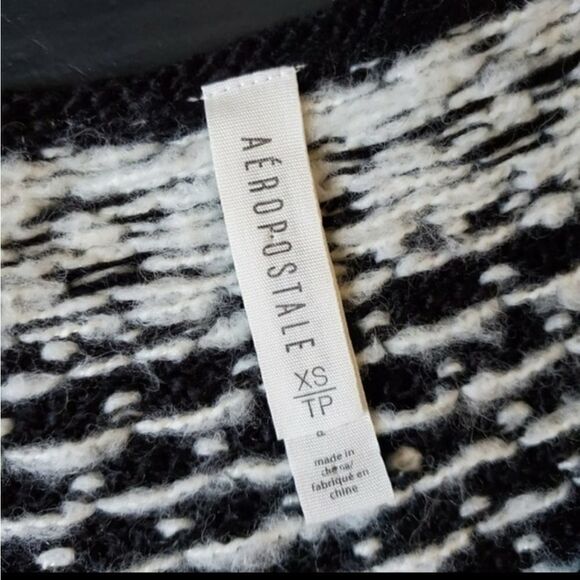 ⚘Forever 21 Thick Sweater - Picture 2 of 8